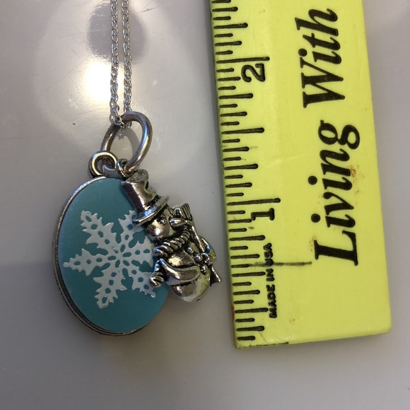 Vintage Pyrex Snowflake necklace handmade upcycled pendant snowman charm - Picture 4 of 6